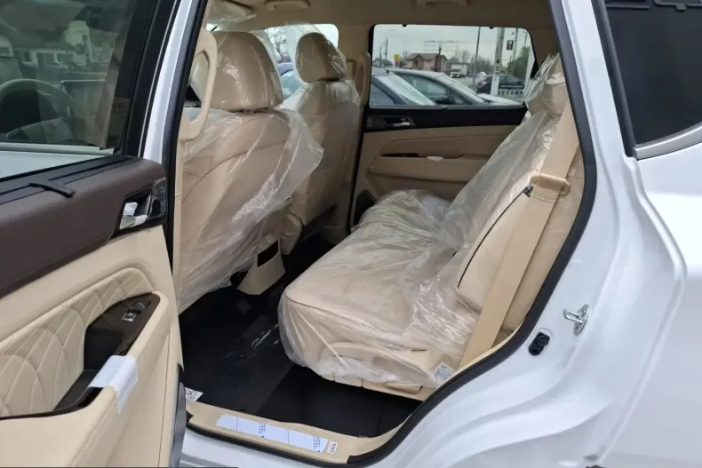 KGM Rexton din 2025 cu 12 km - oferta KGM215456 - foto 28