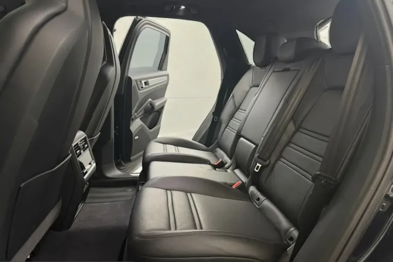 Porsche Cayenne din 2022 cu 86.000 km - oferta POR215464 - foto 21