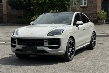 Porsche Cayenne din 2025 - oferta POR215465