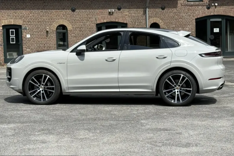 Porsche Cayenne din 2025 cu 12.100 km - oferta POR215465 - foto 19