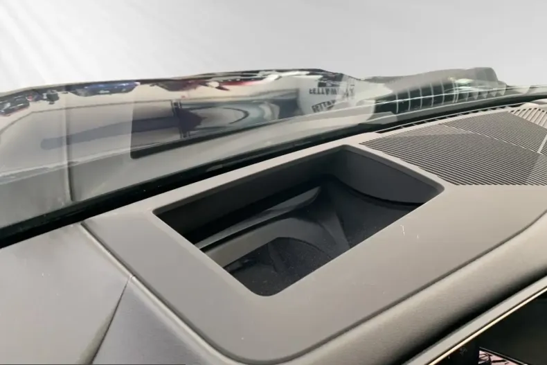 BMW M5 (Seria 5) din 2024 cu 4.800 km - oferta BMW215477 - foto 10