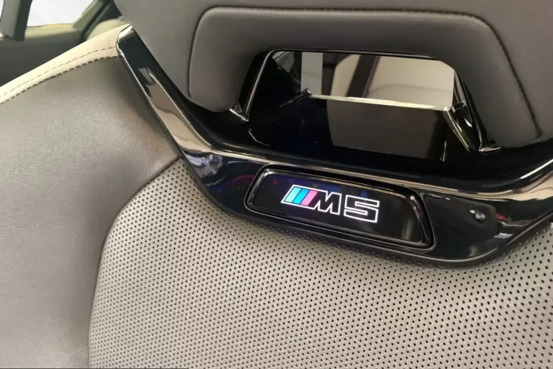 BMW M5 (Seria 5) din 2024 cu 4.800 km - oferta BMW215477 - foto 12