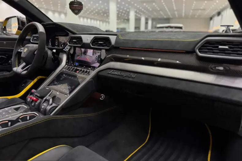 Lamborghini Urus din 2025 cu 2.000 km - oferta LAM215483 - foto 8