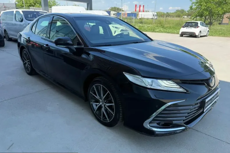 Toyota Camry din 2023 cu 38.436 km - oferta TOY215484 - foto 4