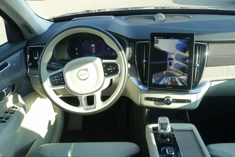 Volvo XC90 din 2025 cu 17.350 km - oferta VOL215494 - foto 13