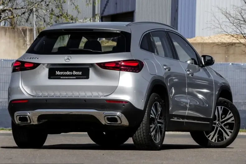 Mercedes-Benz GLA 250 (Clasa GLA) din 2025 cu 11.074 km - oferta MER215496 - foto 2