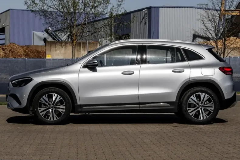 Mercedes-Benz GLA 250 (Clasa GLA) din 2025 cu 11.074 km - oferta MER215496 - foto 5