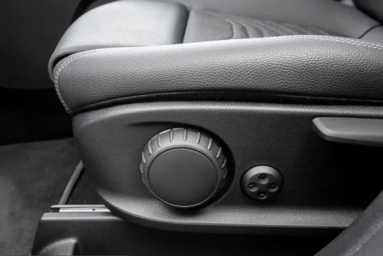 Mercedes-Benz GLA 250 (Clasa GLA) din 2025 cu 11.074 km - oferta MER215496 - foto 19