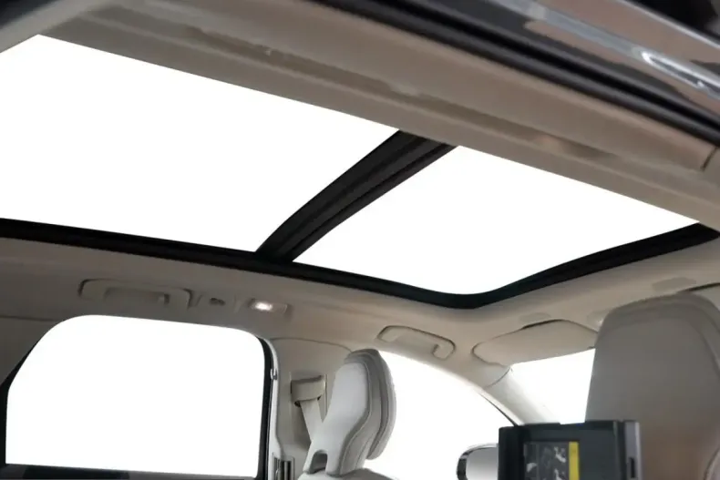 Volvo XC60 din 2025 cu 11.950 km - oferta VOL215497 - foto 8