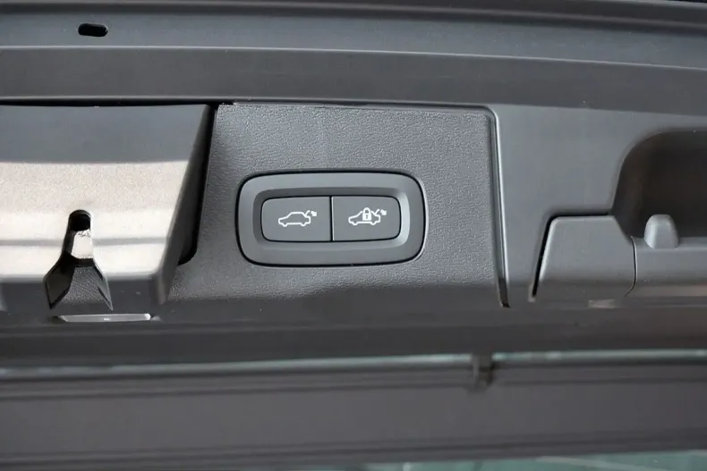 Volvo XC60 din 2025 cu 11.950 km - oferta VOL215497 - foto 13