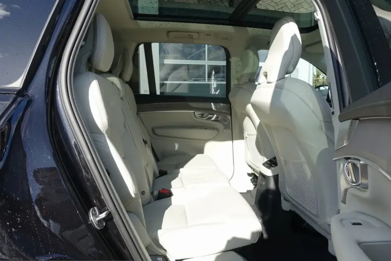 Volvo XC90 din 2025 cu 18.400 km - oferta VOL215498 - foto 10