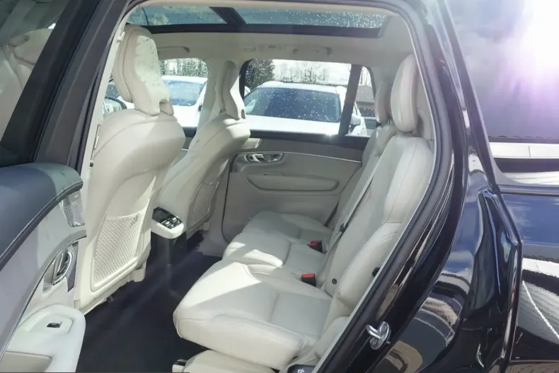 Volvo XC90 din 2025 cu 18.400 km - oferta VOL215498 - foto 12