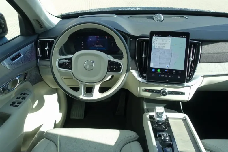 Volvo XC90 din 2025 cu 18.400 km - oferta VOL215498 - foto 14