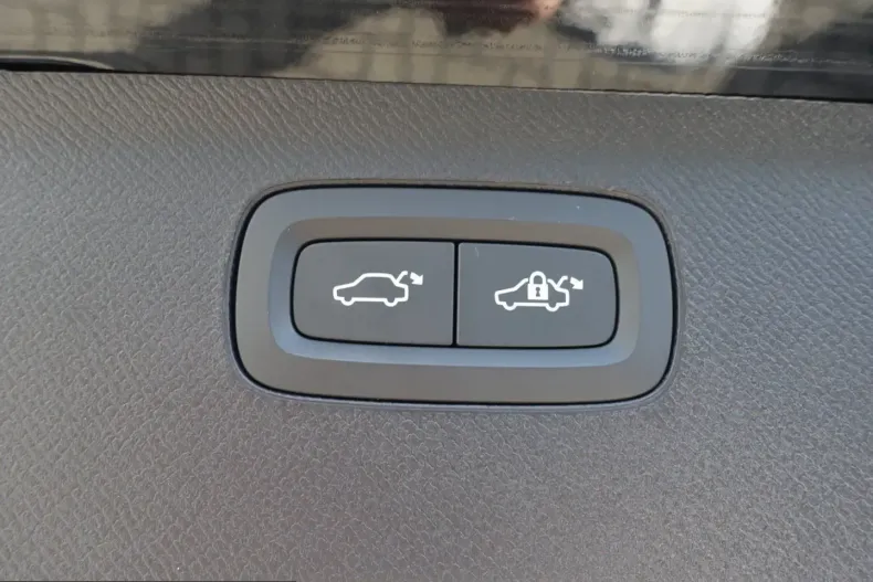 Volvo XC90 din 2025 cu 18.400 km - oferta VOL215498 - foto 30