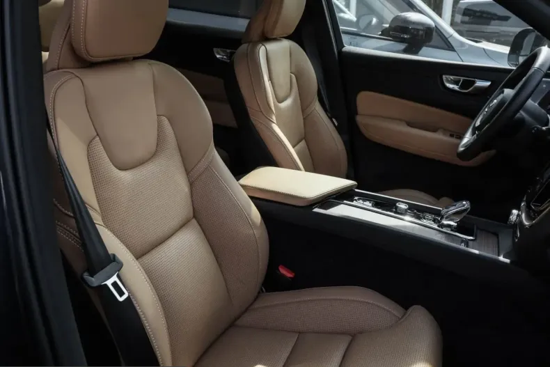 Volvo XC60 din 2025 cu 17.300 km - oferta VOL215500 - foto 6