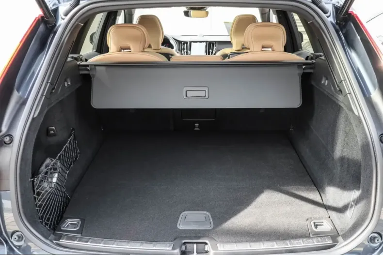 Volvo XC60 din 2025 cu 17.300 km - oferta VOL215500 - foto 9