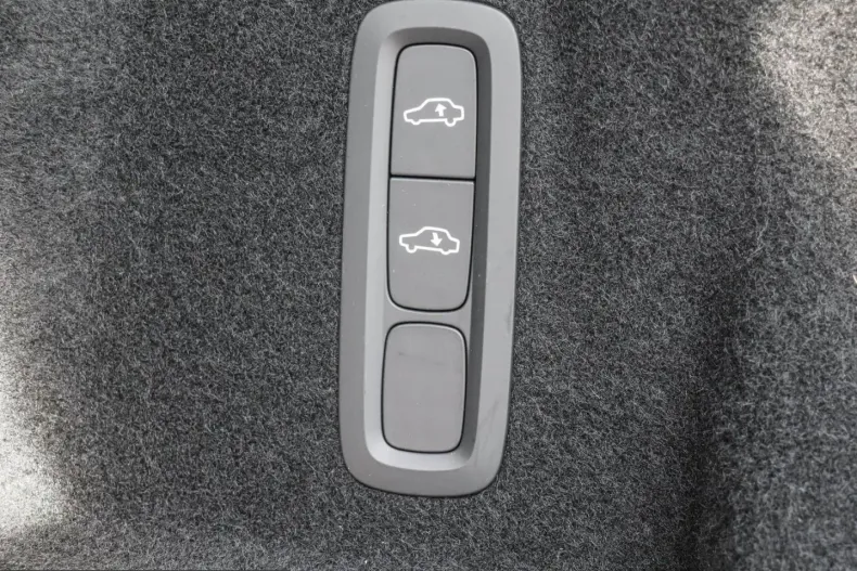 Volvo XC60 din 2025 cu 17.300 km - oferta VOL215500 - foto 15