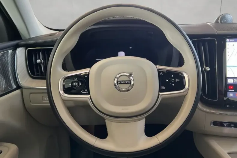 Volvo XC60 din 2025 cu 11.603 km - oferta VOL215502 - foto 11
