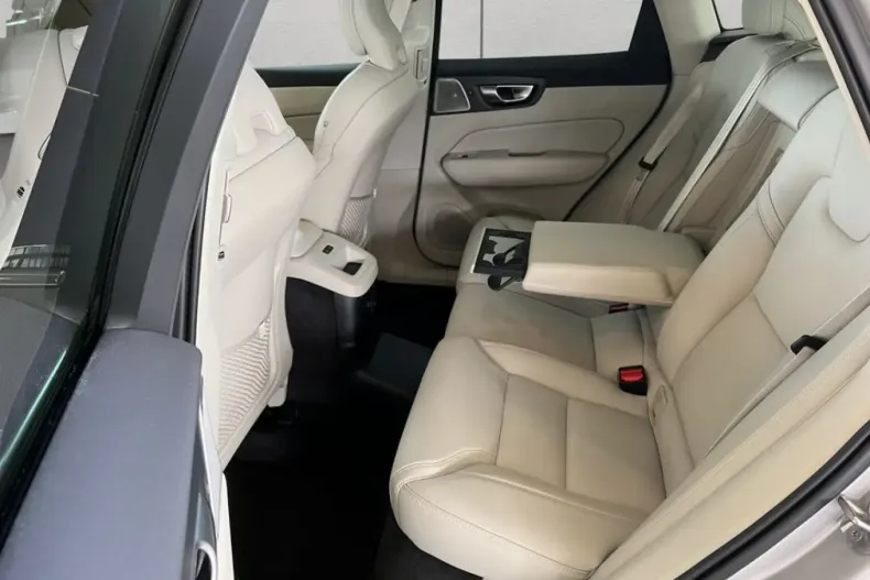 Volvo XC60 din 2025 cu 11.603 km - oferta VOL215502 - foto 18
