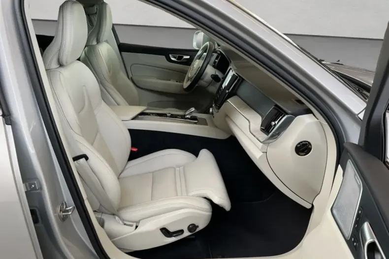 Volvo XC60 din 2025 cu 11.603 km - oferta VOL215502 - foto 19