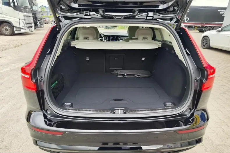 Volvo V60 din 2024 cu 35.000 km - oferta VOL215504 - foto 2