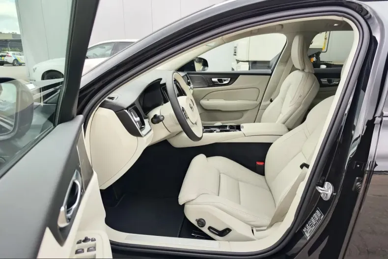Volvo V60 din 2024 cu 35.000 km - oferta VOL215504 - foto 6