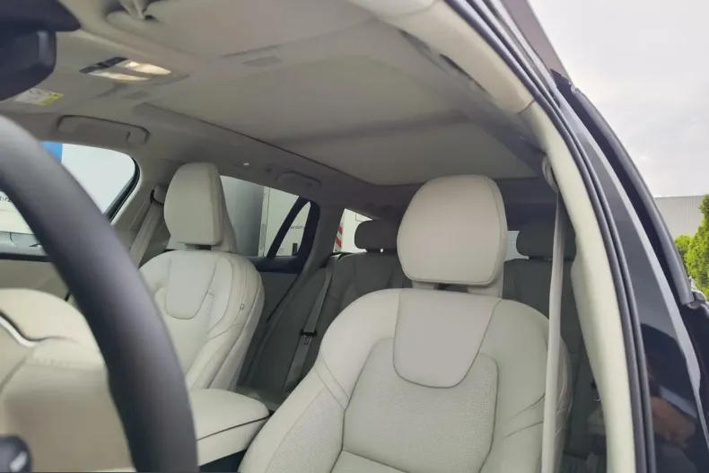 Volvo V60 din 2024 cu 35.000 km - oferta VOL215504 - foto 12