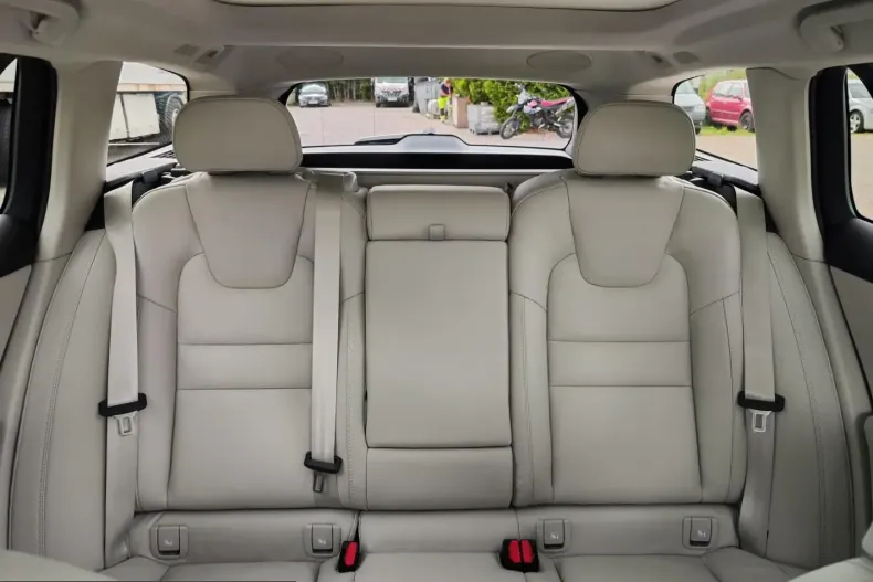 Volvo V60 din 2024 cu 35.000 km - oferta VOL215504 - foto 15