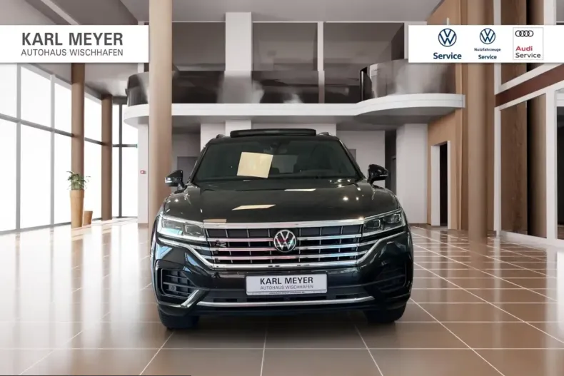 Volkswagen Touareg din 2023 cu 27.505 km - oferta VOL215537 - foto 2