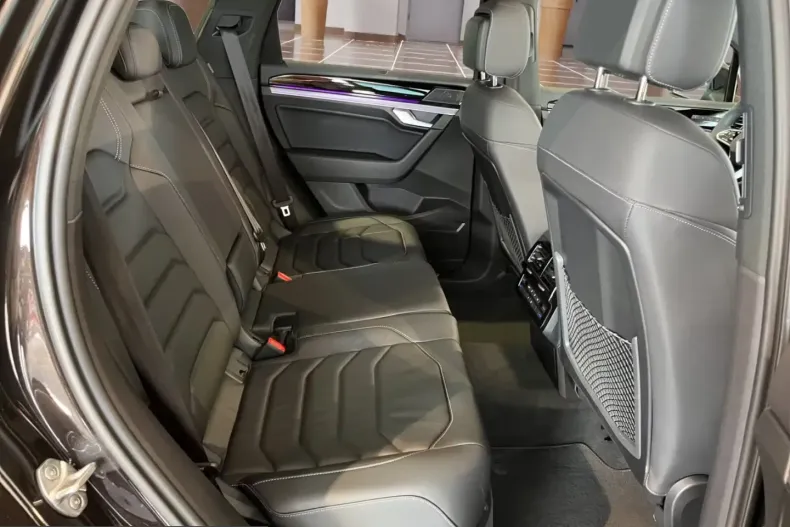 Volkswagen Touareg din 2023 cu 27.505 km - oferta VOL215537 - foto 13