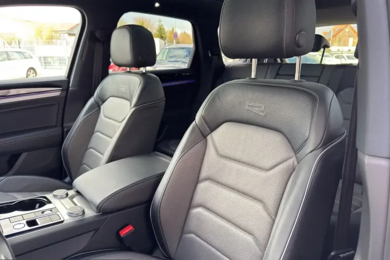 Volkswagen Touareg din 2023 cu 75.700 km - oferta VOL215539 - foto 13