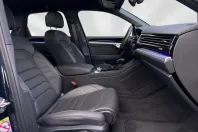 Volkswagen Touareg din 2022 cu 64.475 km - oferta VOL215540 - foto 14