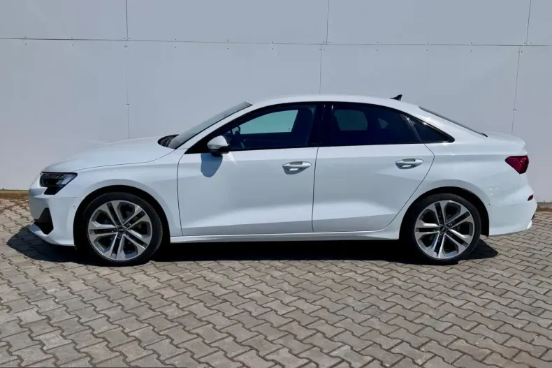 Audi A3 din 2025 cu 2.603 km - oferta AUD215550 - foto 3