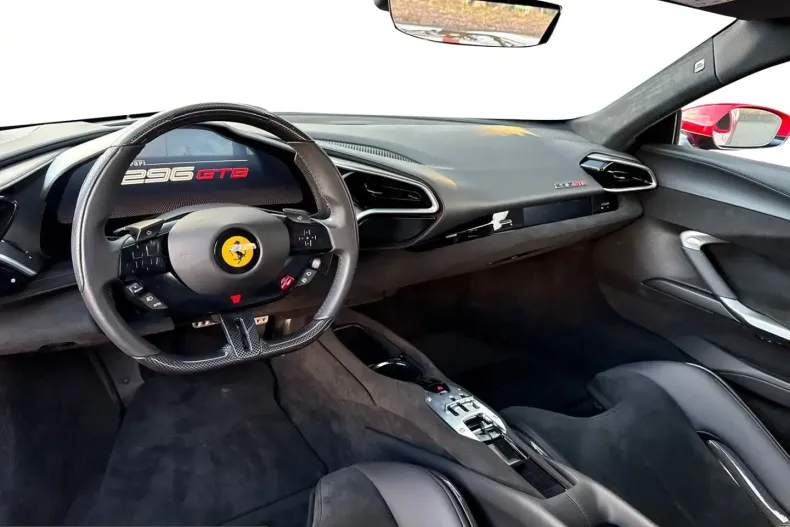 Ferrari 296 GTB din 2024 cu 2.100 km - oferta FER215562 - foto 11