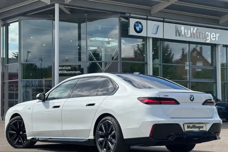 BMW 740 (Seria 7) din 2025 cu 7.099 km - oferta BMW215641 - foto 6