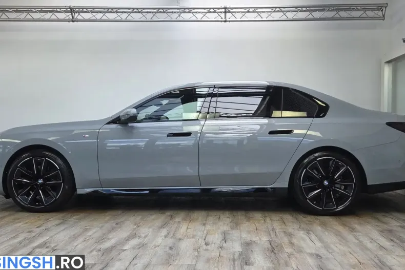 BMW 740 (Seria 7) din 2025 cu 5.950 km - oferta BMW215645 - foto 3