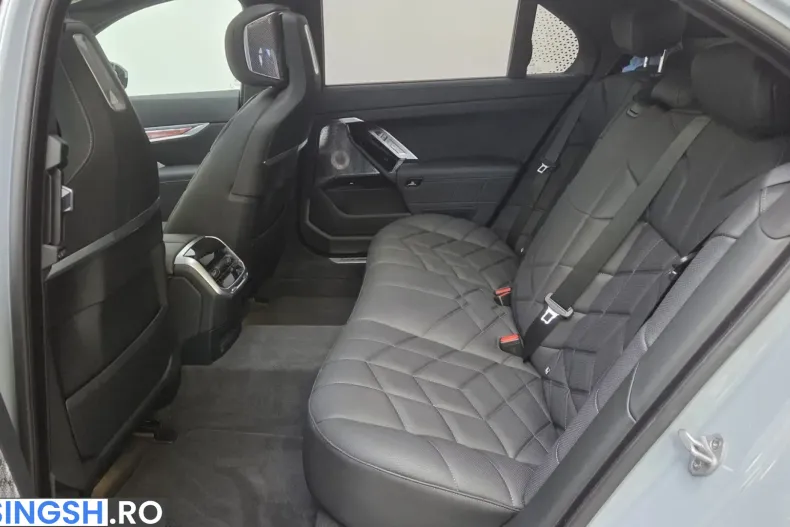 BMW 740 (Seria 7) din 2025 cu 5.950 km - oferta BMW215645 - foto 19