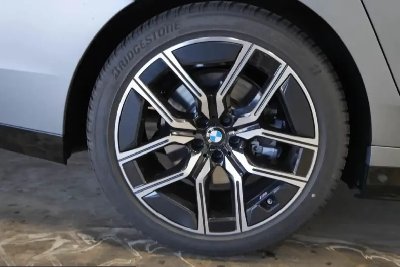 BMW 740 (Seria 7) din 2025 cu 8.090 km - oferta BMW215648 - foto 12