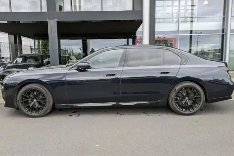 BMW 740 (Seria 7) din 2025 cu 28.182 km - oferta BMW215649 - foto 2