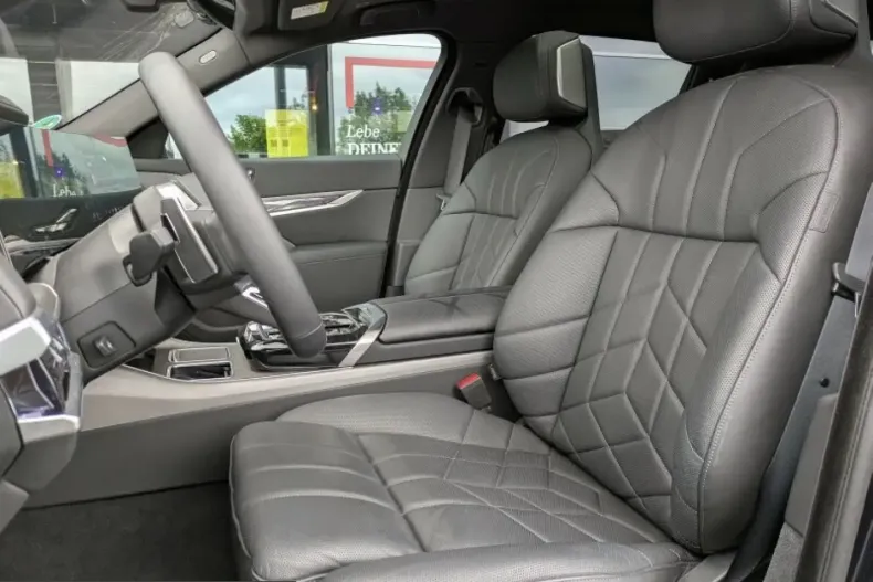 BMW 740 (Seria 7) din 2025 cu 28.182 km - oferta BMW215649 - foto 4