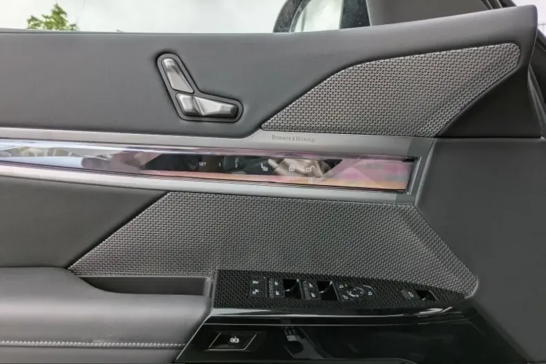 BMW 740 (Seria 7) din 2025 cu 28.182 km - oferta BMW215649 - foto 5