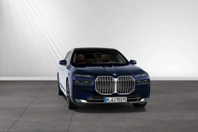 BMW 750 (Seria 7) din 2025 cu 12.250 km - oferta BMW215650 - foto 1