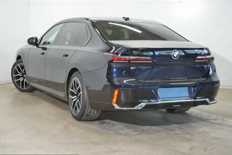 BMW 740 (Seria 7) din 2025 cu 1.900 km - oferta BMW215654 - foto 3