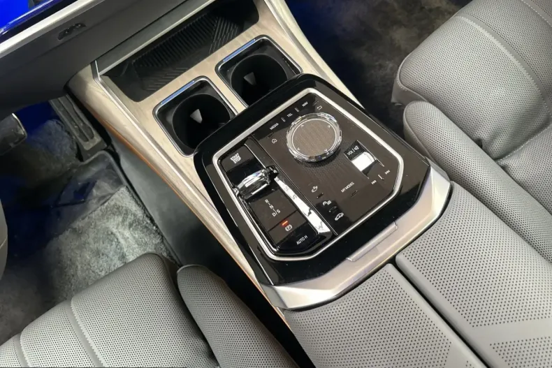 BMW 740 (Seria 7) din 2025 cu 7.430 km - oferta BMW215657 - foto 9