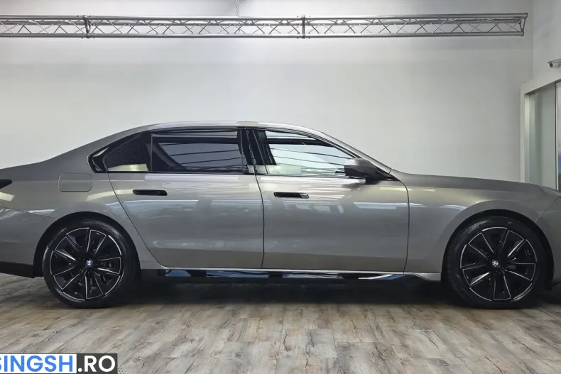 BMW 740 (Seria 7) din 2025 cu 6.200 km - oferta BMW215658 - foto 4
