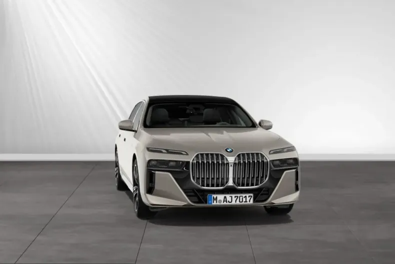 BMW 740 (Seria 7) din 2025 cu 25.290 km - oferta BMW215666 - foto 1