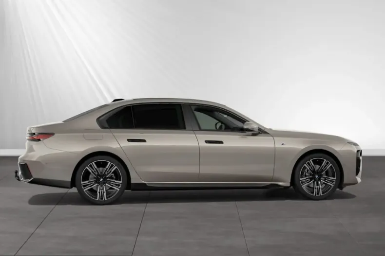 BMW 740 (Seria 7) din 2025 cu 25.290 km - oferta BMW215666 - foto 8