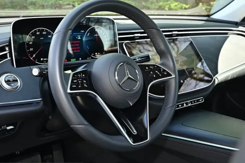 Mercedes-Benz E 300 (Clasa E) din 2025 cu 24.098 km - oferta MER215670 - foto 29