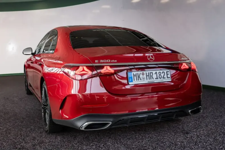 Mercedes-Benz E 300 (Clasa E) din 2025 cu 24.900 km - oferta MER215671 - foto 5