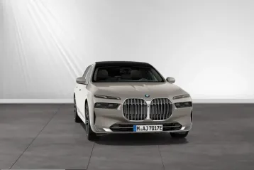 BMW 750 din 2025 - oferta BMW215672